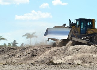 Υπογράφτηκε η σύμβαση 2,9 εκ ευρώ με την «Λατομεία Τυρνάβου Α.Ε.» για τη γέφυρα στο Βλαχογιάννι.