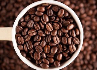 Καφές: Ποιοι κερδίζουν τα περισσότερα από το χωράφι ως το φλιτζάνι 