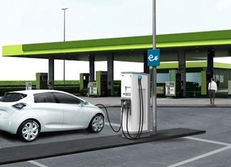 Mπαράζ επενδύσεων για την φόρτιση των αυτοκινήτων