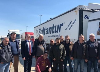 Θεσσαλός αυτοκινητιστής ακινητοποιημένος στα σύνορα Ιράκ - Τουρκίας