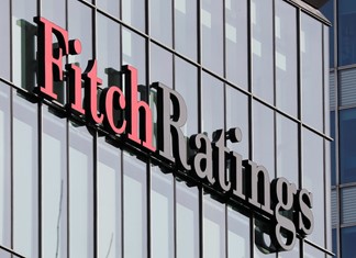 Μήνυμα Fitch προς τη νέα κυβέρνηση για την επενδυτική βαθμίδα
