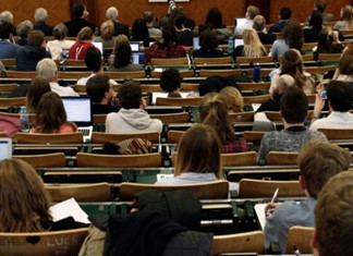 Εργασία - εκπαίδευση αποφοίτων σε επιχειρήσεις του ΣΕΒ