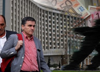 Επιχείρηση συμβιβασμού για ασφαλιστικό, εργασιακό και Υπερταμείο