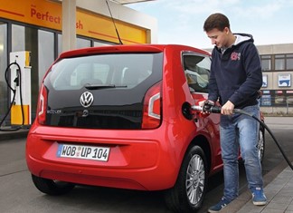 Νέα σημαντική πτώση στην κατανάλωση τροφίμων και καυσίμων