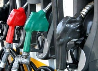 Δεν τους αγγίζει κανείς