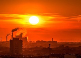 Οι φετινοί καύσωνες έκαψαν το 0,9% του Ελληνικού ΑΕΠ 