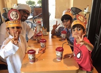 Forbes: Τα Mikel 'πονοκέφαλος' για τα Starbucks και στο Ντουμπάι; - Τώρα και πιάτα φαγητού