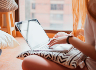 Οι millennials στην Ελλάδα σερφάρουν 2 ώρες περισσότερο λόγω Covid-19