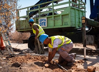 Αγοραστός προς ΟΤΕ - ΔΕΔΔΗΕ: Επισπεύστε με την μετατόπιση δικτύων