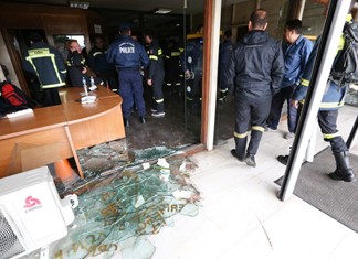 Οι πυροσβέστες τα έσπασαν και τακτοποιούνται