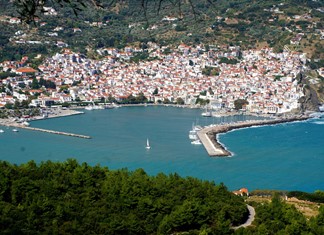 Οι ξένοι στη Σκόπελο αγοράζουν ακόμα και παράγκες