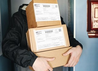 Περιμένοντας τον κούριερ