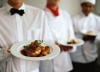 Υπαλλήλους σε όλη την Ελλάδα αναζητούν οι ξενοδόχοι της Ρόδου