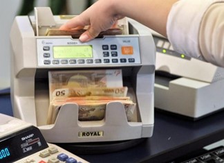 Μείωση τραπεζοϋπαλλήλων κατά 5.000 εντός εξαμήνου