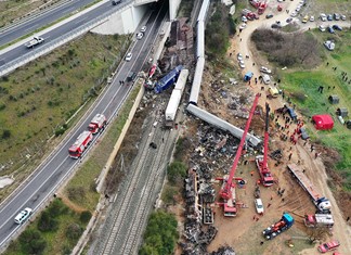Τα Τέμπη και η τέχνη της μετάθεσης ευθυνών