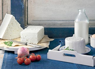 Αποστόλου: Προστασία της φέτας σε ...πέντε χρόνια