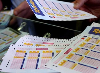 Λαρισαίος κέρδισε 2,7 εκ. ευρώ στο Τζόκερ