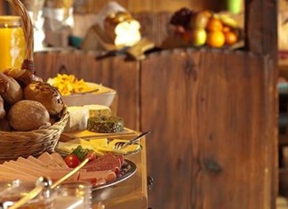 Έρευνα PWC: Τα ξενοδοχεία προμηθεύονται λίγα ελληνικά προϊόντα