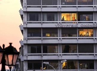 Mε το σταγονόμετρο οι οφειλές του δημοσίου στην αγορά