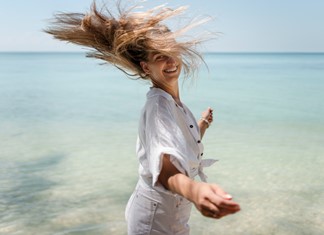 Αν το ελληνικό καλοκαίρι είχε dress code, τότε αυτό θα ήταν σίγουρα casual