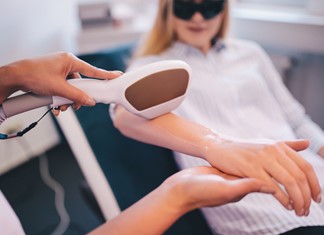 Laser αποτρίχωση: Φως στο ανεπιθύμητο χνούδι