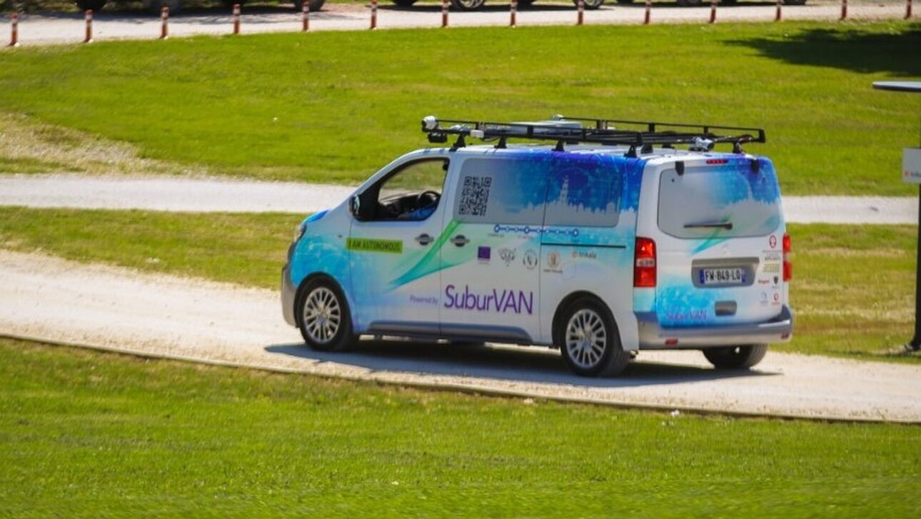 Τρίκαλα: Σε κίνηση το όχημα χωρίς οδηγό