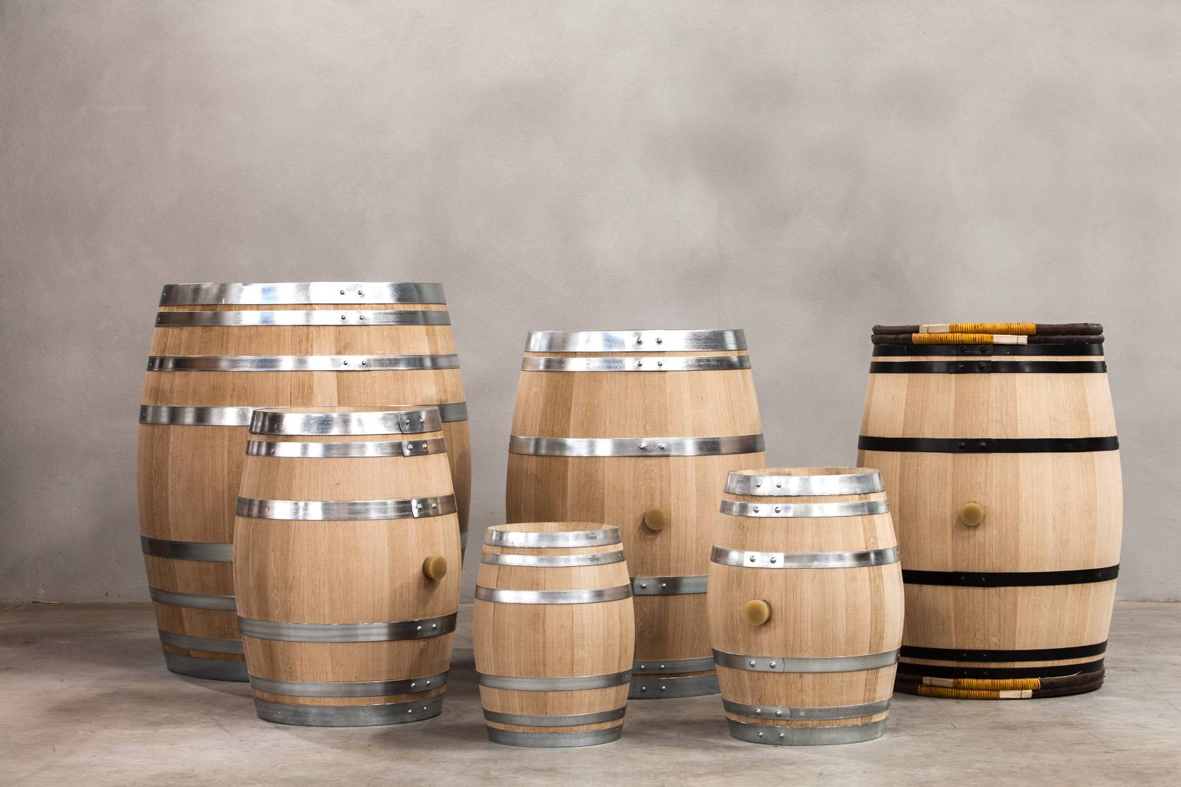 Ελληνικό κρασί σε βαρέλια από το Μπορντό