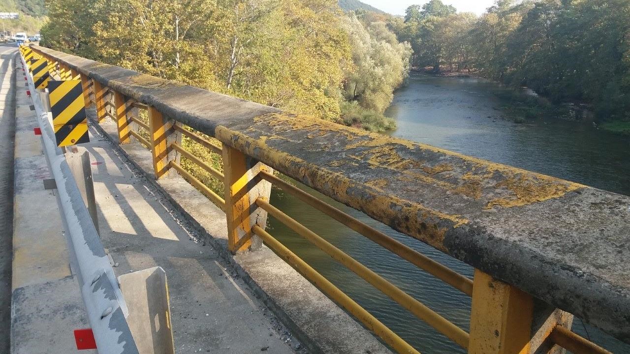 Η γέφυρα Τεμπών και οι τουρίστες