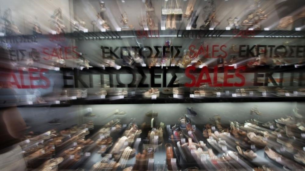 Ο πολύς κόσμος δεν ψωνίζει πια στις εκπτώσεις