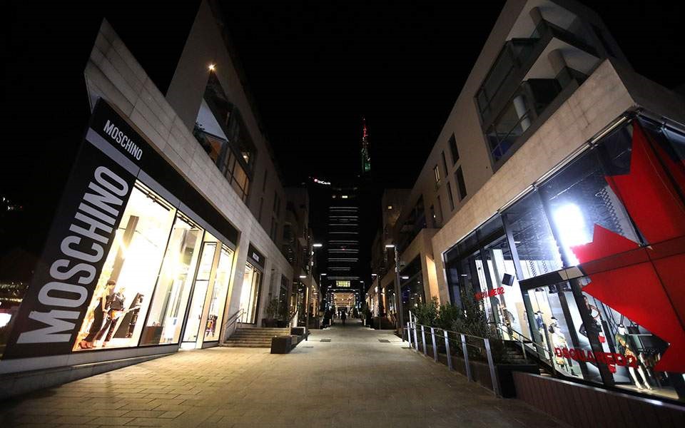 Ιταλία: Ανοιχτά μόνο φαρμακεία και σούπερ μάρκετ