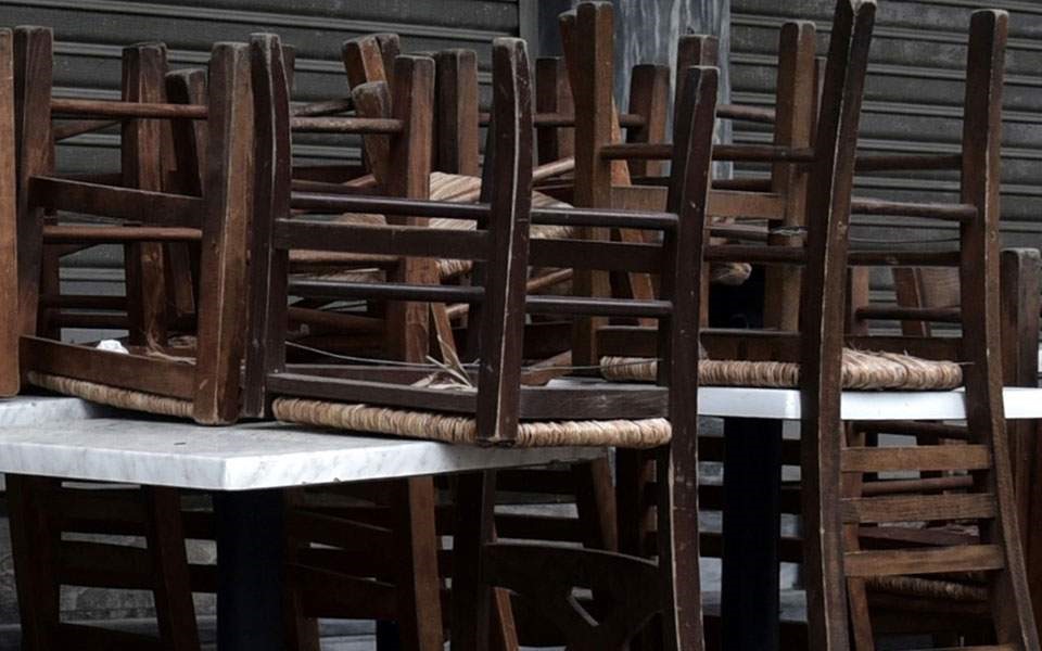 Το «απαγορευτικό» μετά τις 24:00 έφερε πτώση τζίρου 25%