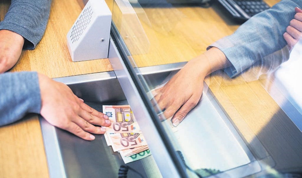 Στα 8,183 δισ. ευρώ οι καταθέσεις στη Θεσσαλία