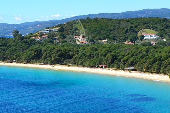 TUI: Η Ελλάδα έχει καλές πιθανότητες να ανοίξει σύντομα για τουρίστες