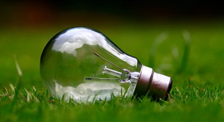 1,3 δισ. επιπλέον για ρεύμα και αέριο κάθε μήνα