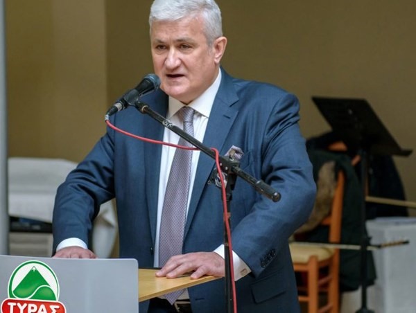 Ο Τάκης Σαράντης αποχαιρετά τον Λευτέρη Ταμπουρά