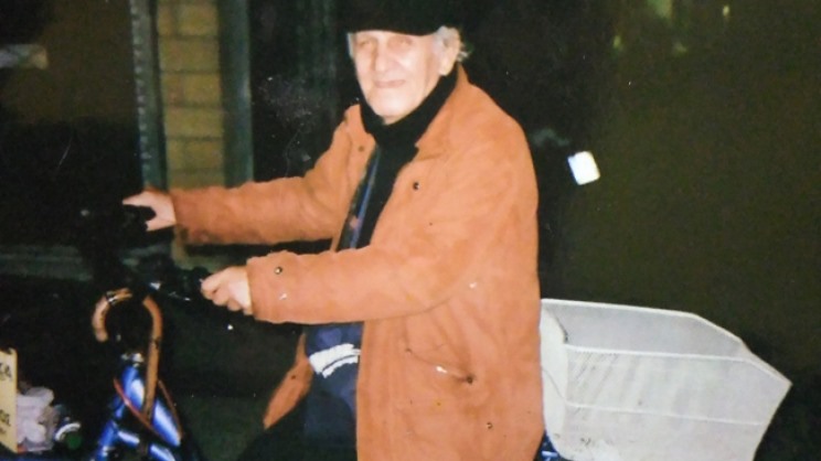 Είχε κάποτε 150 εργαζόμενους, πέθανε πουλώντας λαχεία