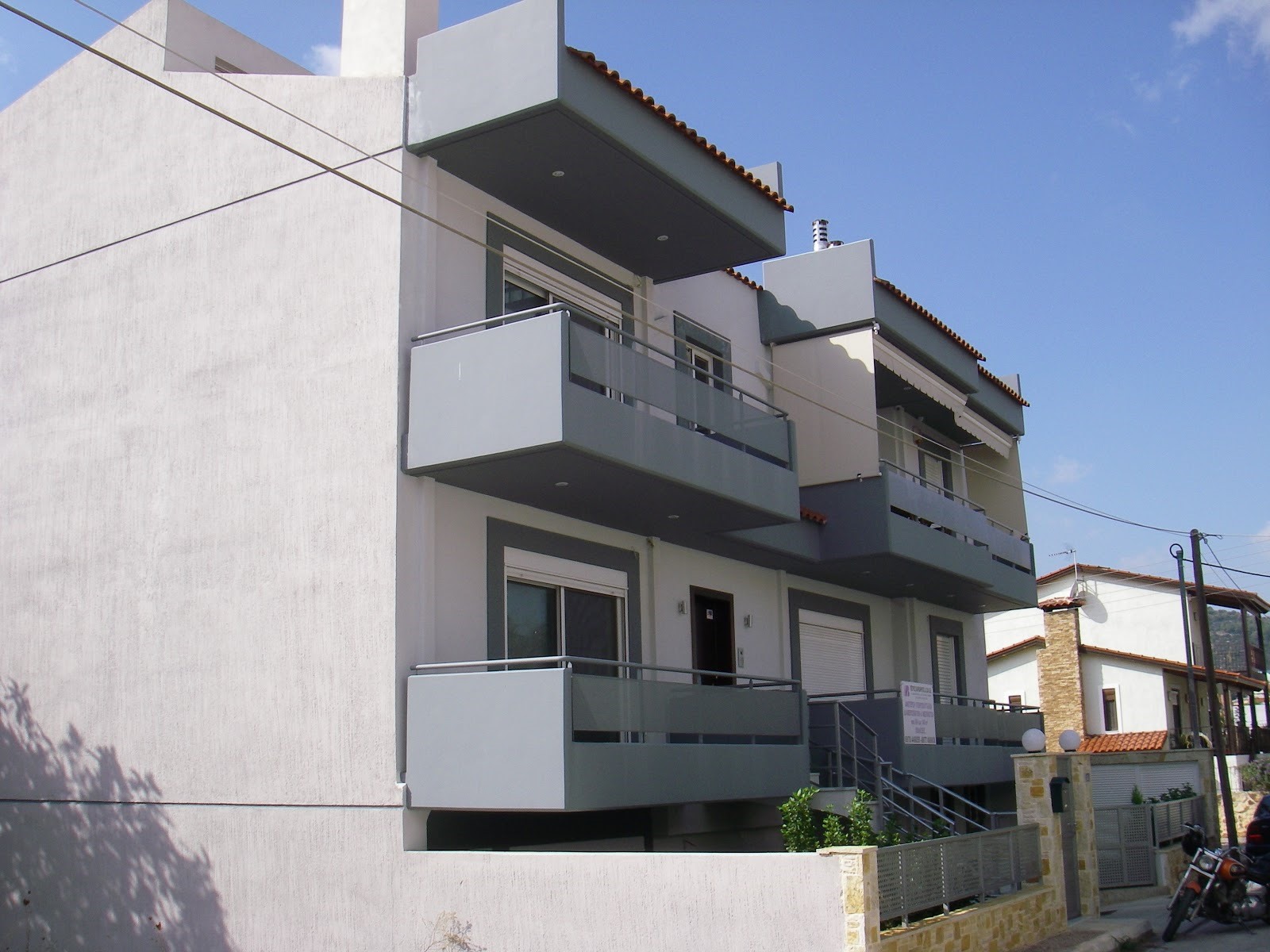 Πωλητήριο σε 20.000 ακίνητα λόγω φόρων και δανείων