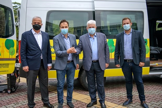 Ένα λεωφορείο για ΑμεΑ από την Ελληνικά Γαλακτοκομεία 