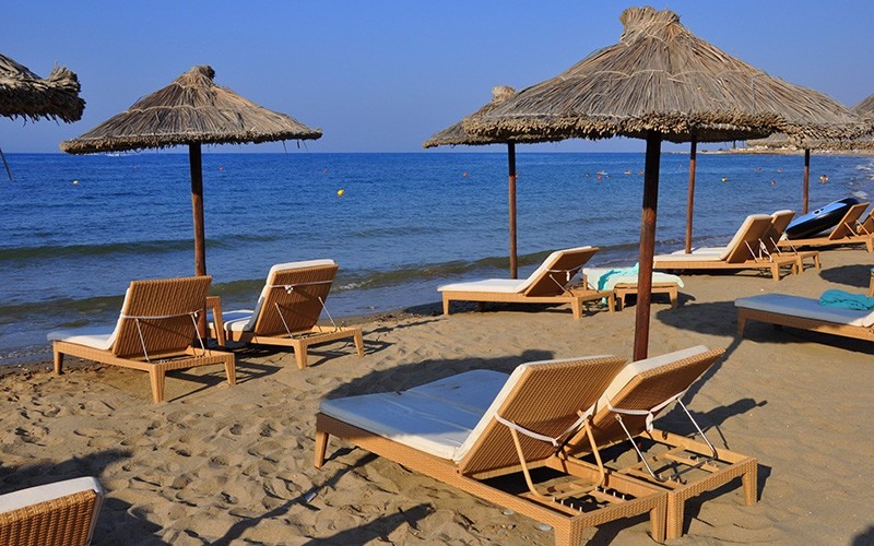 Δέκα χιλιάδες άδειες κλίνες στους Νέους Πόρους