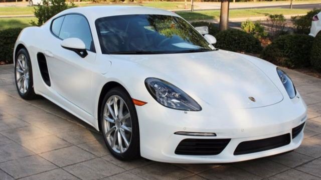 Βόλος: Ο Μαρμαράς με την Πόρσε και η απάτη με τα 2,3 εκ. 