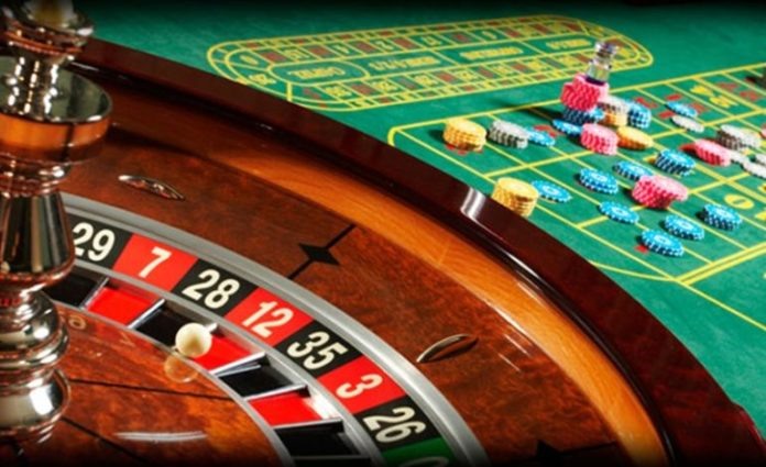 Έξαλλος ο Πηλαδάκης με το νέο νόμο για τα καζίνο