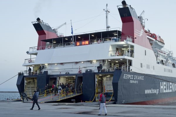 Λιμάνι Βόλου: Ιούνιο και Ιούλιο διακινήθηκαν 100.000 επιβάτες