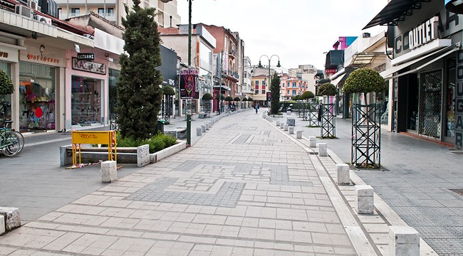 H Cosmote ξεκινά εργασίες για τους έξυπνους πεζόδρομους στη Λάρισα