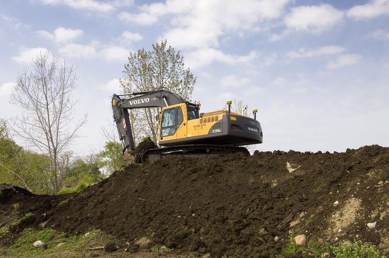 Οι ανεξέλεγκτες εκπτώσεις στα δημόσια έργα κρύβουν μεγάλα κόστη