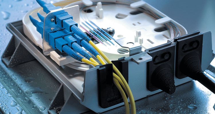 Oπτική ίνα ως το σπίτι υπόσχεται η Wind στη Λάρισα