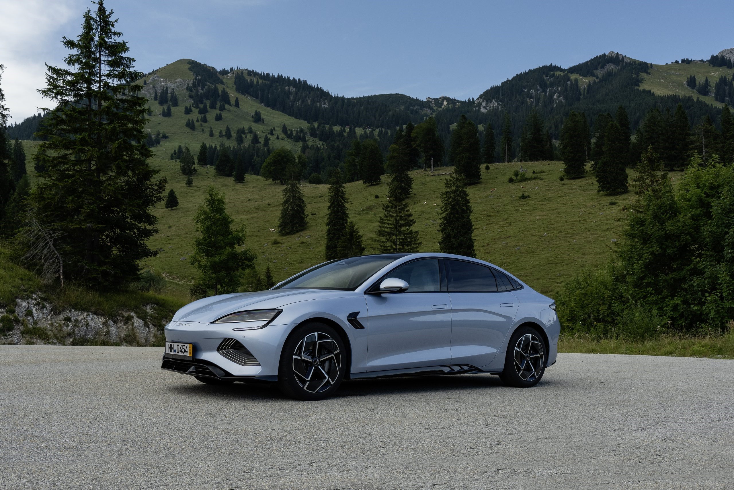 Η κινεζική BYD ξεπέρασε σε έσοδα την Tesla το 2024