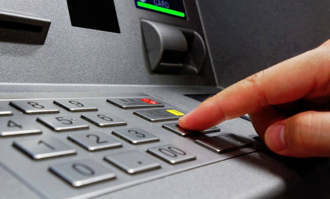 Στις 5.000 η ανάληψη μετρητών