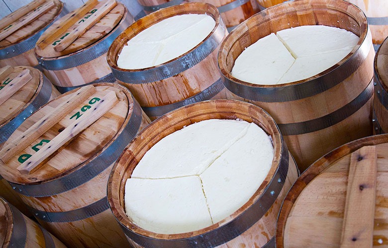 Ανήσυχη η Ελληνική γαλακτοβιομηχανία για την ευλογιά και το μέλλον της φέτας