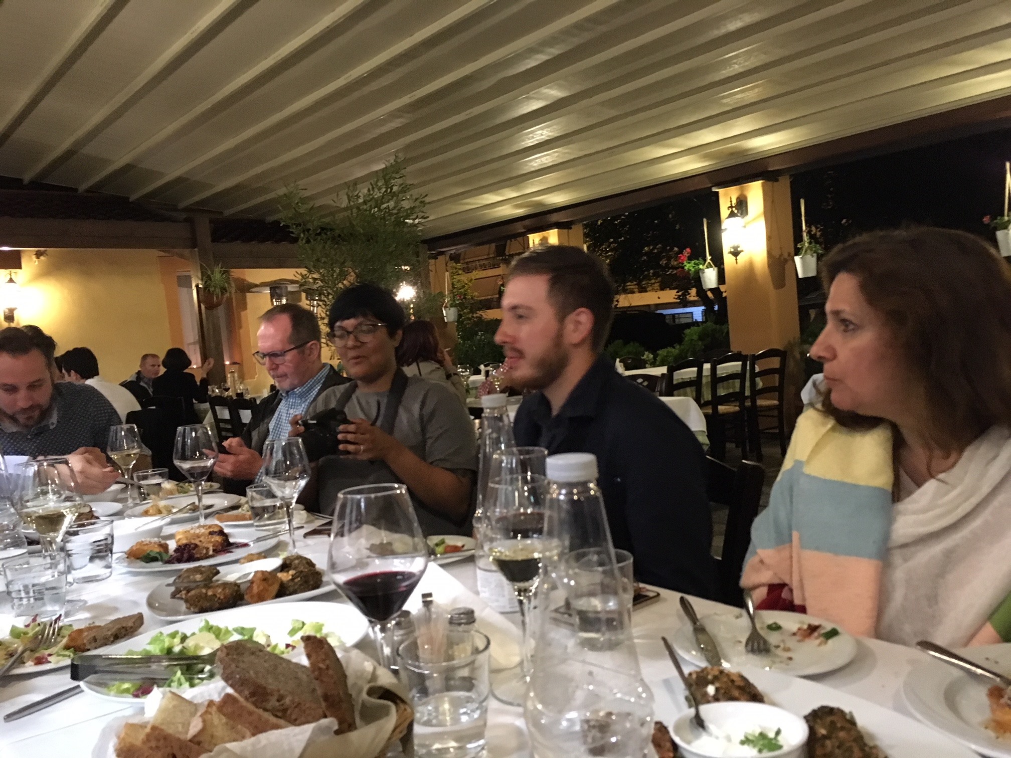 Αμερικανοί δημοσιογράφοι γαστρονομίας επισκέφτηκαν στα Τρίκαλα ΤΥΡΑΣ και Τσιλιλή