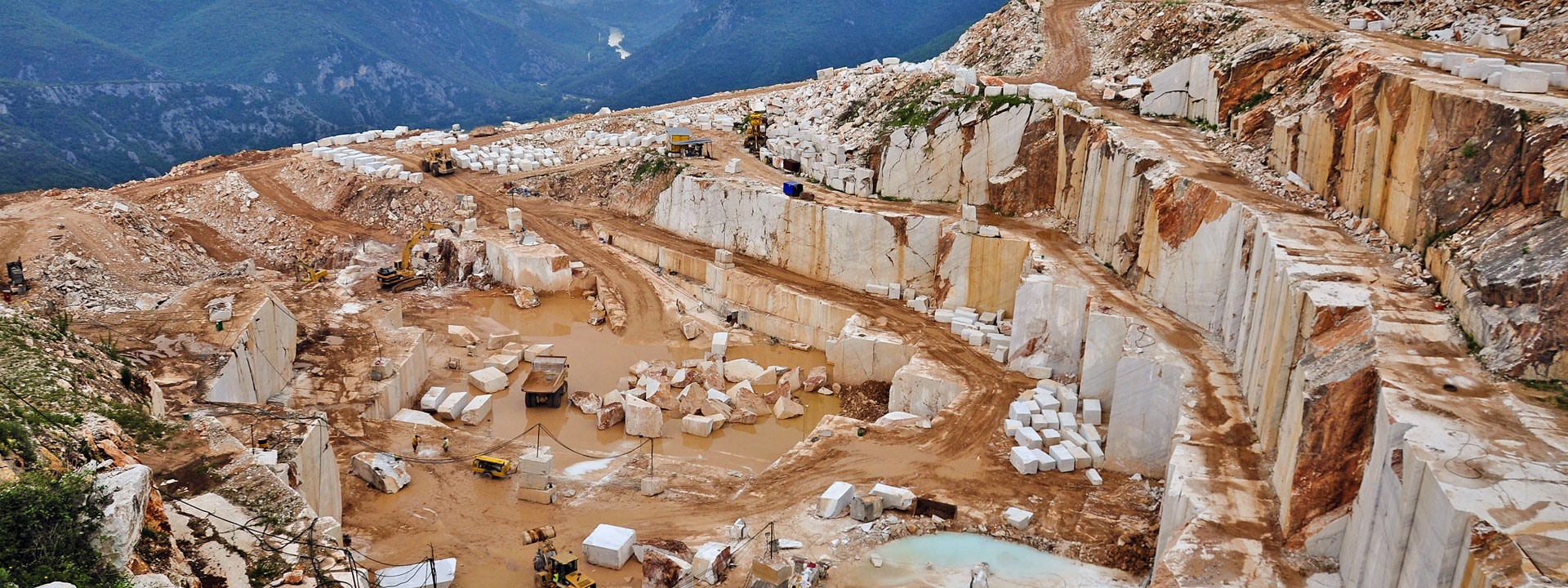 Ικτίνος: Πεντάστερο στην Κρήτη από τον Καρδιτσιώτη μαρμαρά